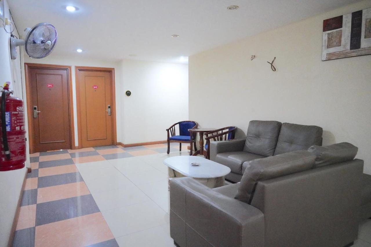 Oyo 89866 Houz Inn Bintulu Eksteriør bilde