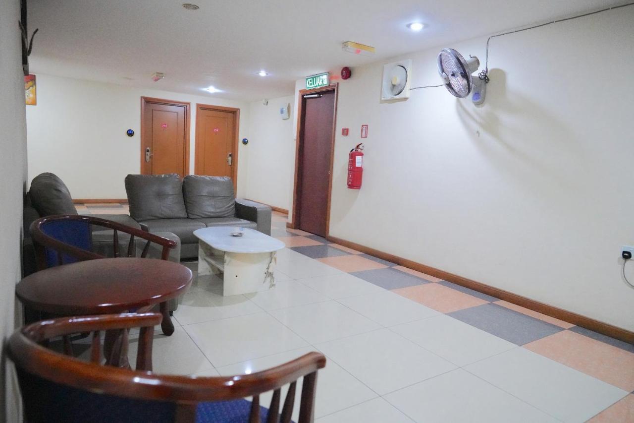 Oyo 89866 Houz Inn Bintulu Eksteriør bilde